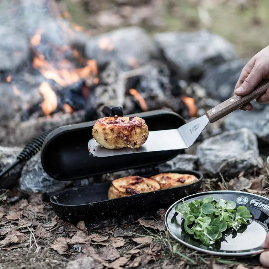 cast_iron_potato_roaster_2.webp Flash Sale Cast iron potato roaster Cast Iron Molds | Dutch Oven