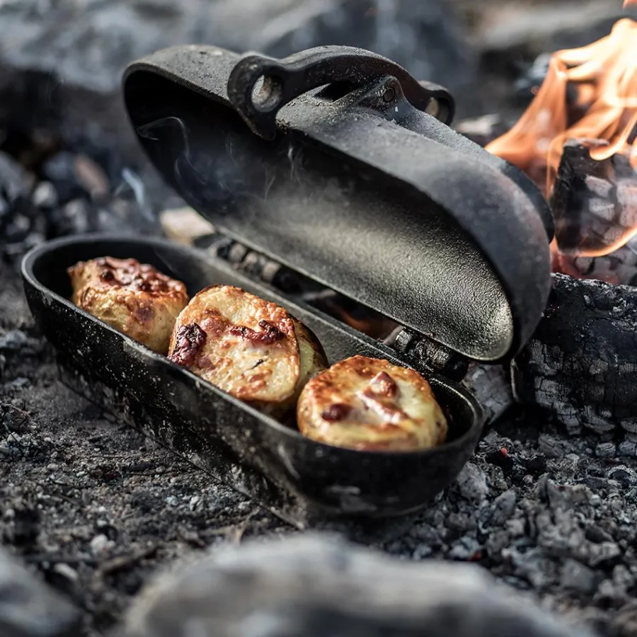 cast_iron_potato_roaster_3.webp Flash Sale Cast iron potato roaster Cast Iron Molds | Dutch Oven